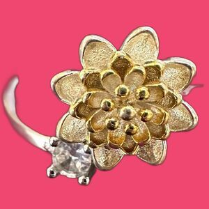 White Lotus Flower Floral Rotating Spinning CV Anxiety Fidget Ring Size 9